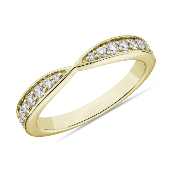 Contemporary Tapered Wedding Ring in 14k Yellow Gold (1/3 ct. tw.)